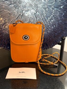 Coach Turnlock Pouch 10 New Mango/Orange Mini Crossbody